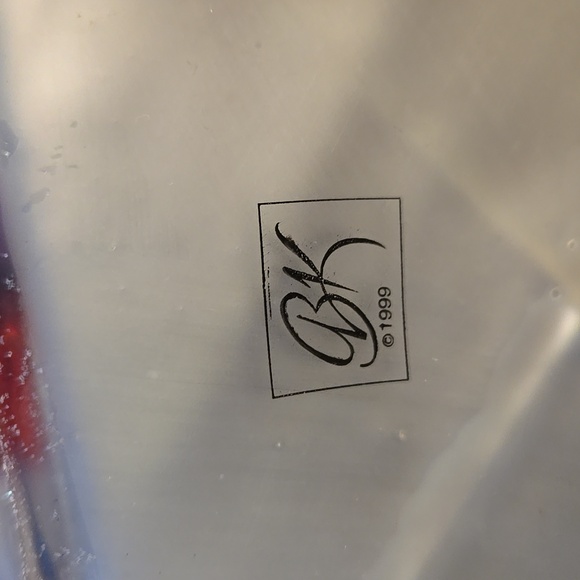 Brass Key 9" Hand Blown and Painted Santa Glass Centerpiece - Picture 8 of 16